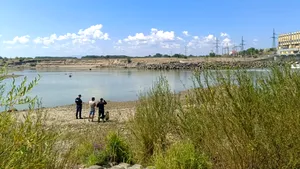 Doi tineri, găsiți morți în râul Siret după ce au fost dați dispăruți în zona barajului Călimănești