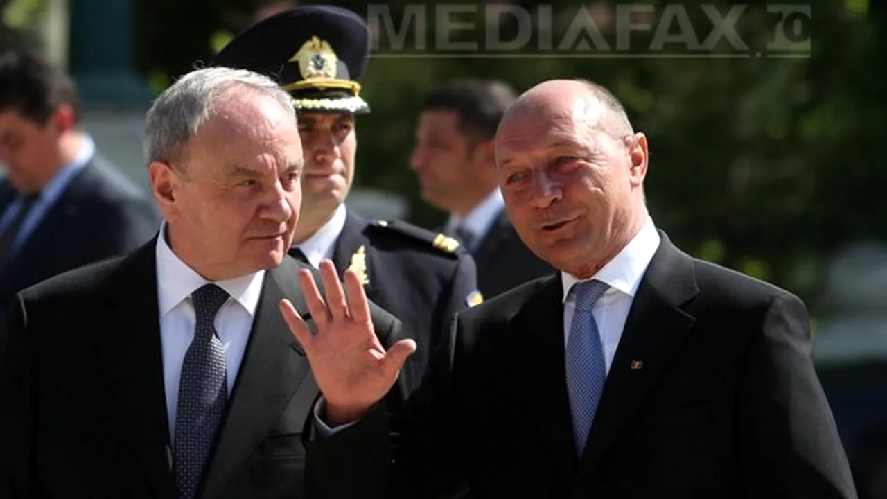 Vocea Rusiei: Băsescu încearcă să reanexeze Republica Moldova prin acordarea de paşapoarte moldovenilor