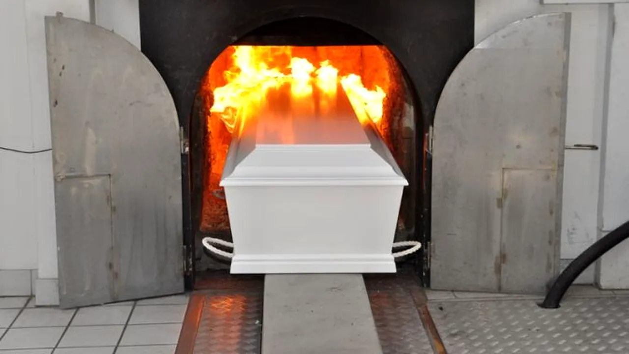 Un incendiu la un crematoriu a provocat daune importante clădirii. Cadavrele, neatinse de flăcări
