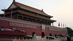 Un artist cunoscut pentru sculpturile satirice dedicate lui Mao Zedong, condamnat la închisoare pentru defăimarea „eroilor și martirilor”
