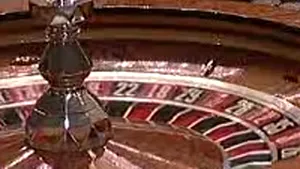 Şeful unei bănci a furat 100.000 de euro din unitatea unde lucra după care a încercat să se sinucidă