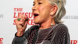 Helen Mirren, într-o bătălie rap epică, în emisiunea lui James Corden: 