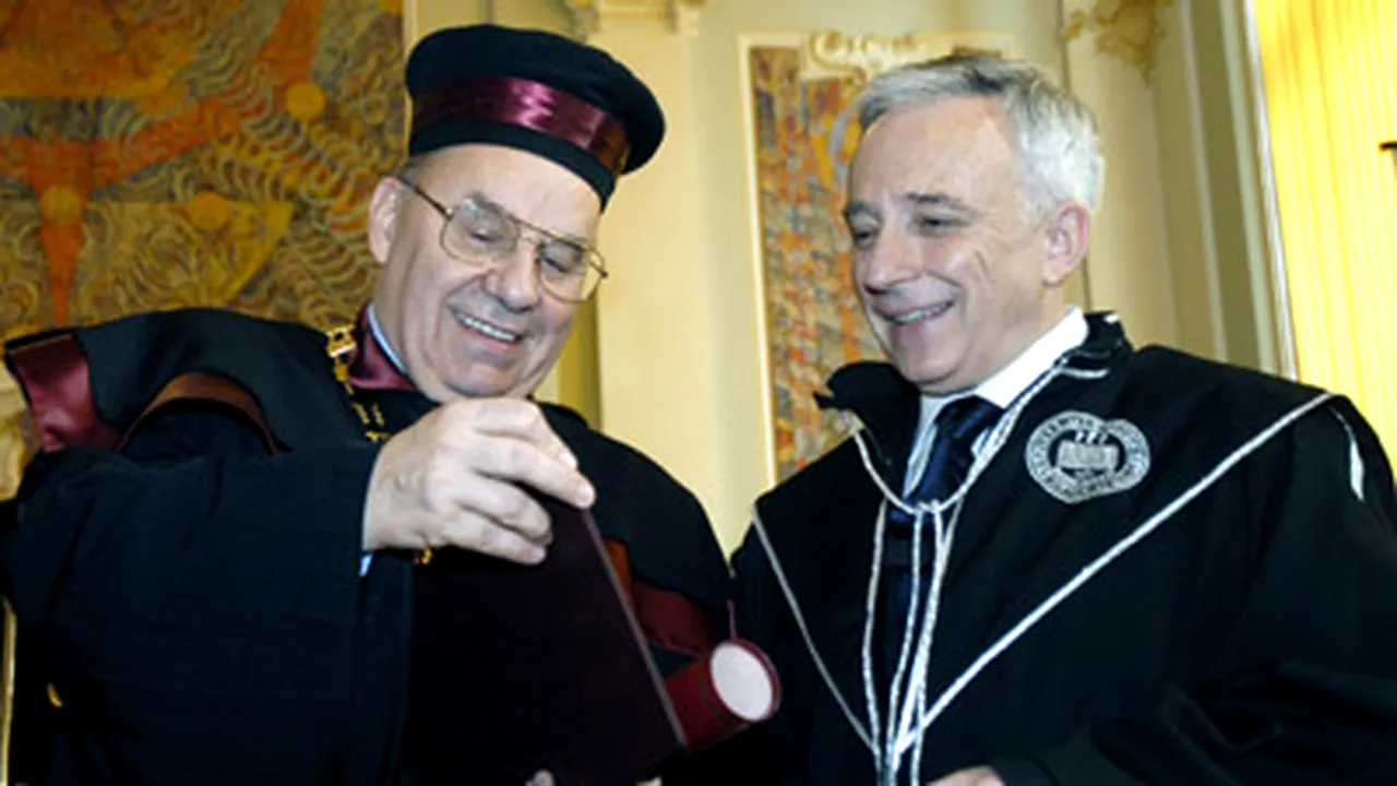 Isărescu: România trebuie să menţină calendarul pentru adoptarea euro