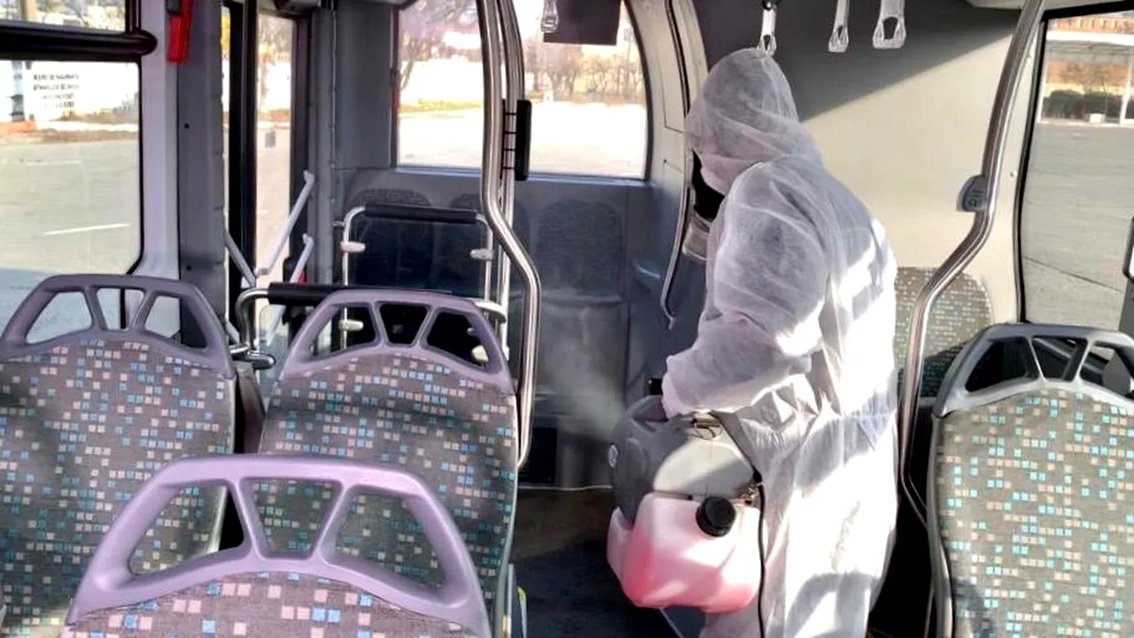 Autobuzele din Constanţa, dezinfectate pentru prevenirea îmbolnăvirii cu infecţii respiratorii | FOTO