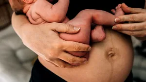 Îngrijirea post-partum, după nașterea naturală sau cezariană, și probleme care pot apărea (P)