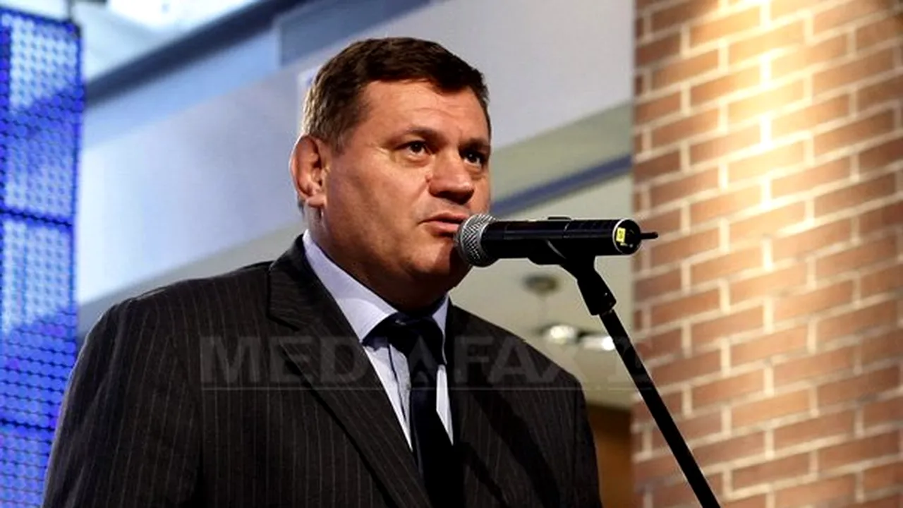 Primarul Cristian Poteraş, deferit justiţiei pentru abuz