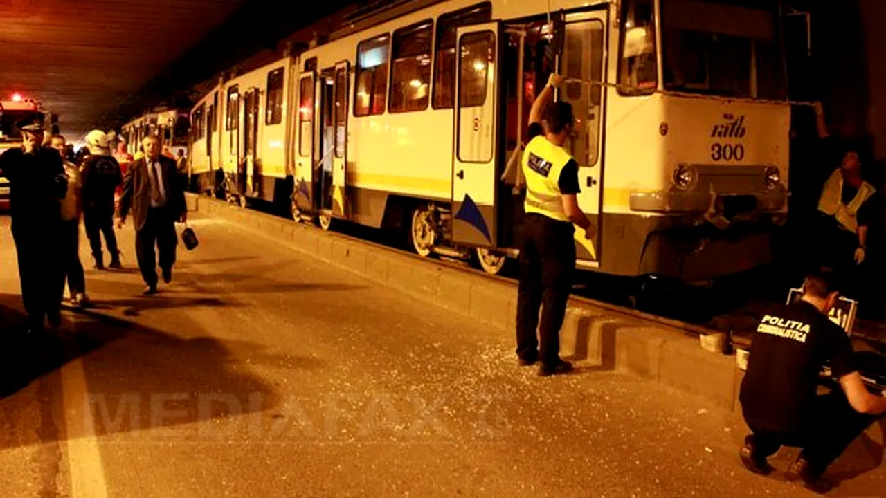 Accidentul de tramvai de la Pasajul Lujerului în imagini - GALERIE FOTO