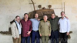 Agenţii cubanezi încarceraţi în SUA, consideraţi eroi ai antiimperialismului, primiţi de Raul Castro