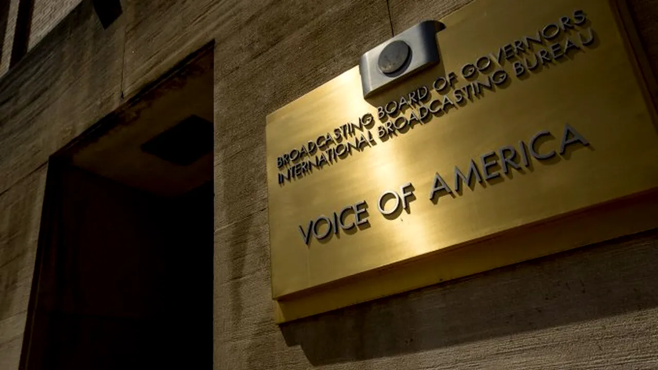 Jurnaliștii Voice of America dau în judecată administrația Trump pentru închiderea rețelei