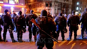 Jandarmeria şi Poliţia nu vor interveni în forţă în Piaţa Universităţii atât timp cât se va manifesta paşnic