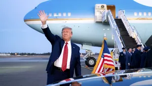 Noul Air Force One al lui Trump a zburat deasupra Muntelui Rushmore de Ziua Independenței SUA