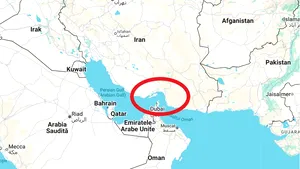 Navele raportează mesaje radio despre „închiderea” Strâmtorii Hormuz. Strâmtoarea este principalul „coridor” energetic al lumii