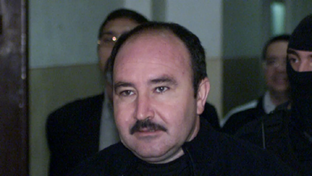 Nuţu Cămătaru este redactor la revista Secţiei din Penitenciarul Jilava şi planton în celulă