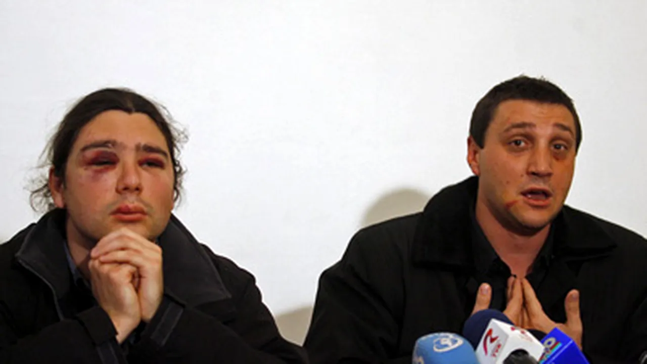 Bătaie în Capitală între lipitorii de afişe ai PNL şi PNG (Video şi Galerie Foto)