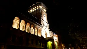 Noaptea Muzeelor, un magnet pentru bucureşteni, care stau la cozi ca să viziteze instituţii muzeale