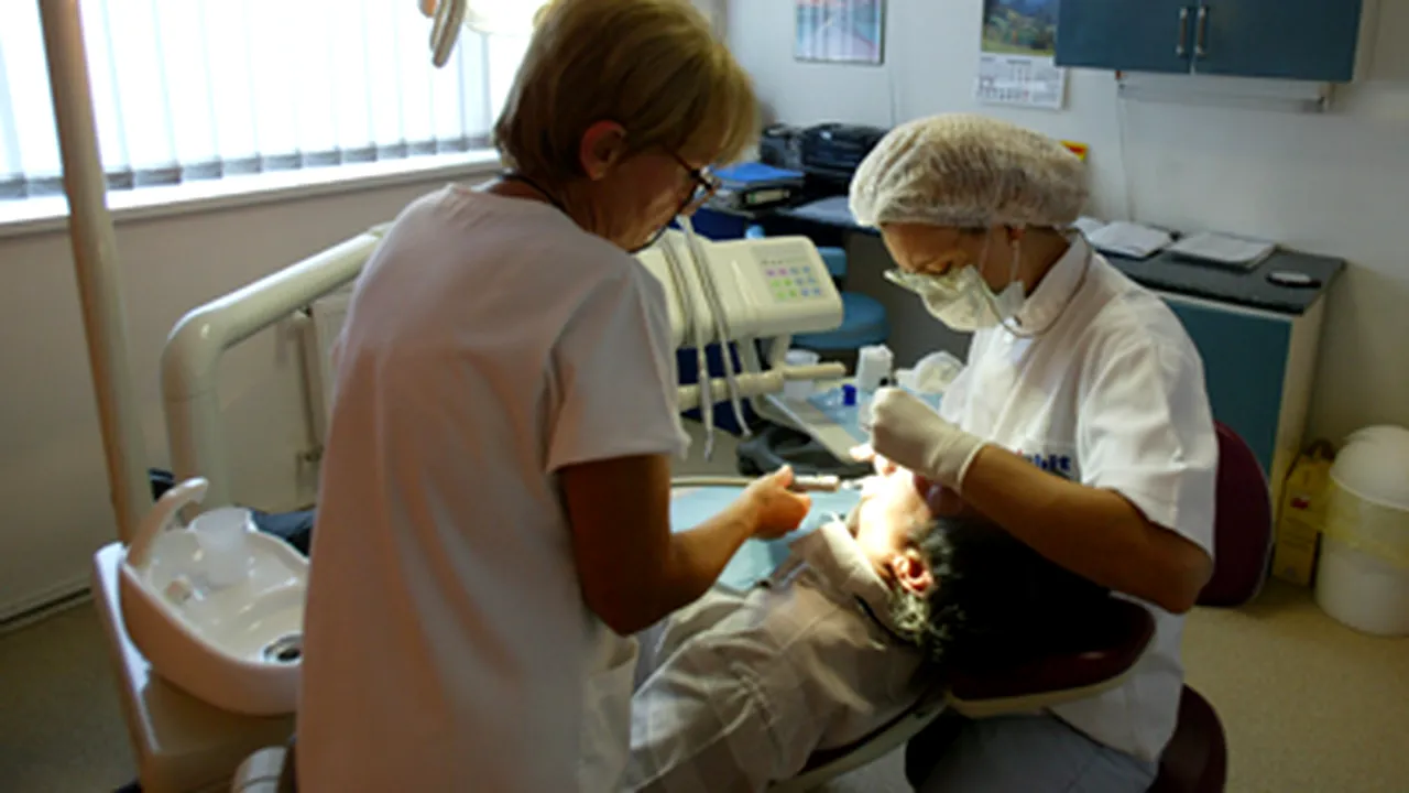 Protecţia Consumatorilor din Cluj cere stomatologilor garanţii pe lucrările efectuate
