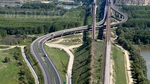 Romanian Roads Authority Lowers Toll For Two Bridges Over Danube
