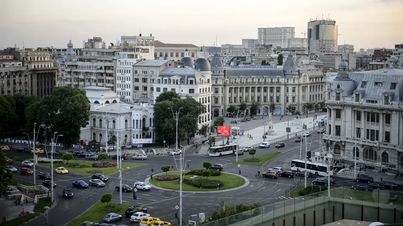 Schimbarea denumirii Pieţei Universităţii, respinsă de consilierii generali