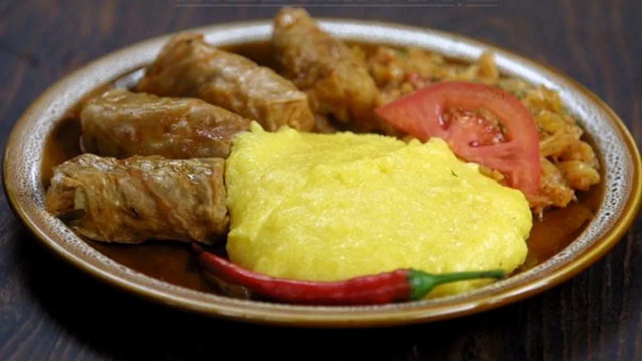 Sarmalele conduc în topul preferinţelor românilor care mănâncă în restaurante