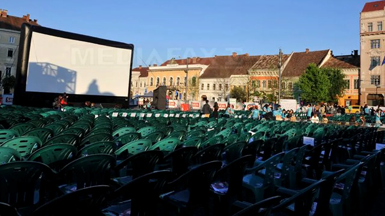Cinema în aer liber în parcul Mihai Eminescu din Arad