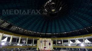 REPORTAJ: Beatificarea lui Vladimir Ghika a adus împreună peste 8.000 de oameni - FOTO