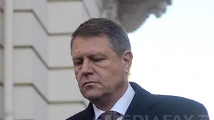 Incident de protocol la aeroport, în momentul sosirii preşedintelui Klaus Iohannis la Paris - VIDEO