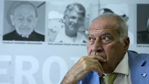 COMENTARIU: Voiculescu, nostalgii ante şi după zăbrele