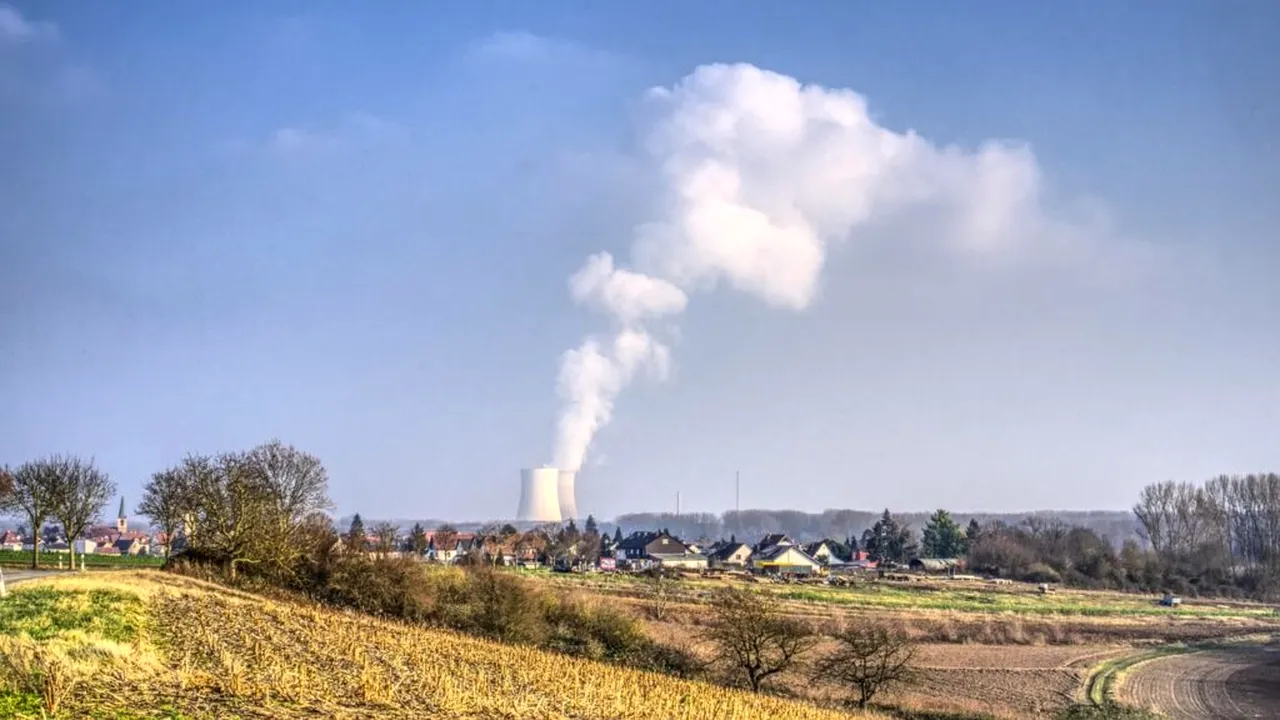 Greenpeace: Franța continuă să importe uraniu îmbogățit din Rusia