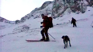 Patru turişti au rămas blocaţi pe Valea Albă din Bucegi