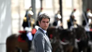 Cel mai tânăr prim-ministru din istoria Franței intră în cursa prezidențială