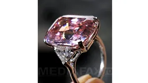 Record mondial de preţ pentru un diamant roz, vândut cu 46,1 mil. de dolari