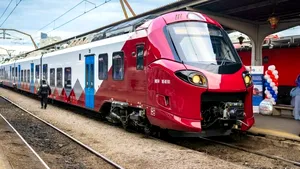 Un tren Alstom Coradia al CFR Călători, atacat cu pietre pe ruta Constanța – București Nord