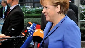Merkel: Soluţia la criza datoriilor este creşterea atribuţiilor instituţiilor europene