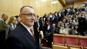 Cîmpeanu: Numărul studenţilor s-a înjumătăţit la nivel naţional, la Politehnica Bucureşti a crescut 