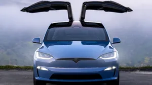 Partidul politic al lui Musk provoacă scăderea acțiunilor Tesla
