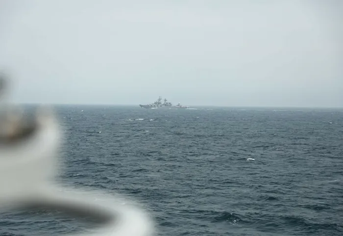 NEWS ALERT Nava scufundată de o dronă în Marea Neagră plecase din România. Marinarii au fugit pe plute de salvare. Noi atacuri în largul Bulgariei
