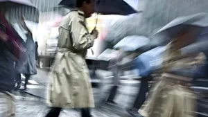 Ploi şi vijelii în toată ţara, de miercuri noapte până vineri la prânz