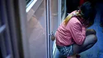 Fată de 16 ani, pusă să se prostitueze pentru un tânăr de 19 ani. Proxenetul a fost reţinut