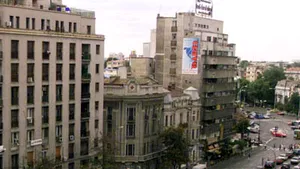 Asociaţiile de proprietari nu vor să renunţe la reclamele de pe blocuri