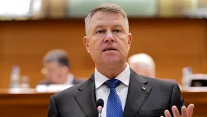 Iohannis: „Îmi doresc ca primarii să fie aleşi în două tururi. Guvernul să îşi asume răspunderea”. Ce spune despre îngheţarea indemnizaţiilor demnitarilor
