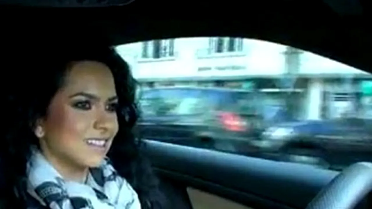 Inna a testat trei bolizi pentru o emisiune franceză - VIDEO