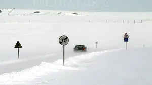 Ninsori în Italia: Trenuri oprite, şcoli închise, trafic perturbat