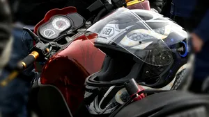 Căşti moto cu vizieră sau fără? Caracteristici şi recomandări pentru fiecare tip