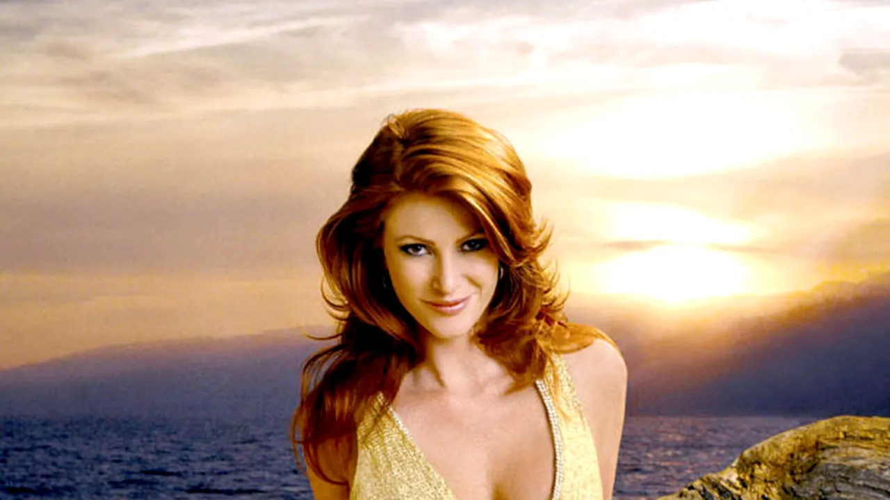 Top-modelul Angie Everhart s-a logodit