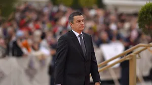 Grindeanu afirmă că România are nevoie „urgent” de o nouă lege a pensiilor speciale: Se va ieși la pensie la 65 de ani, dar nu poți avea pensia cât salariul