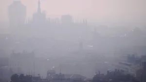 Cercetătorii americani avertizează: poluarea aerului crește riscul de hemoragie cerebrală