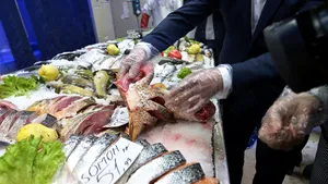 ANPC recomandă atenţie sporită la cumpărarea peştelui, în perioada dinaintea Floriilor