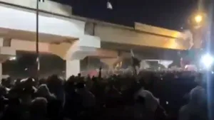 Ciocniri între susținătorii milițiilor pro-iraniene și forțele de securitate irakiene în capitala Bagdad. Chiar și acum, ținta protestatarilor este ambasada americană din oras