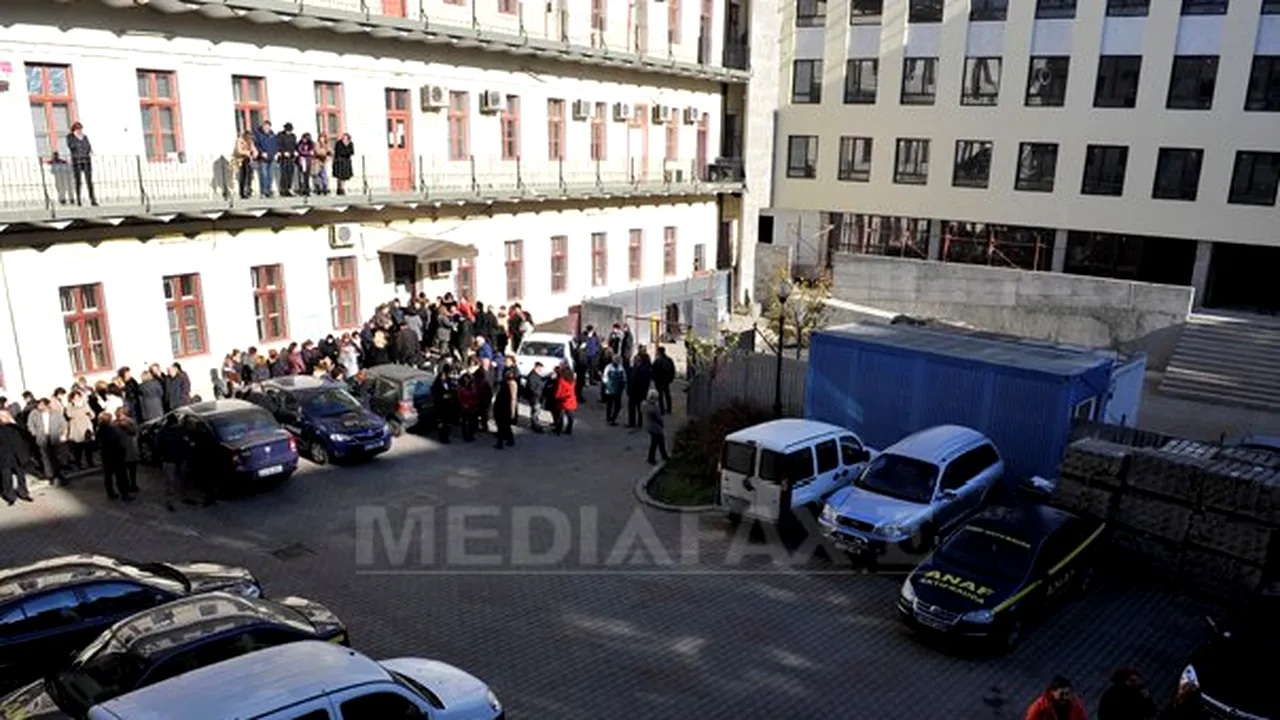 PROTEST la Finanţe: Angajaţii întrerup joi lucrul şi cer demisia preşedintelui ANAF