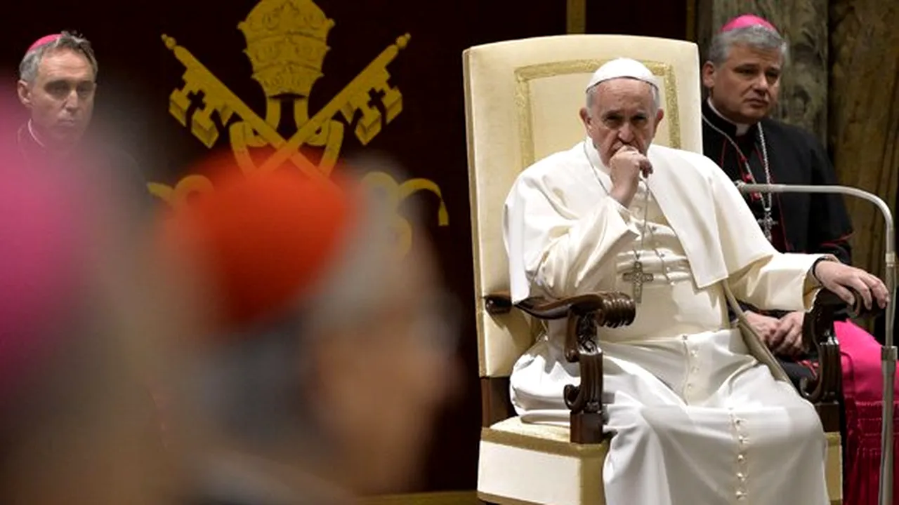 Vaticanul va oferi 100.000 de dolari sinistraţilor din Nepal